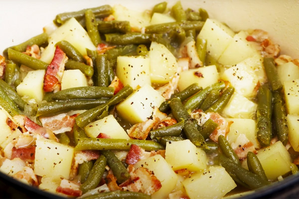 How To Make Southern Green Beans And Potatoes - Southern style Recipes