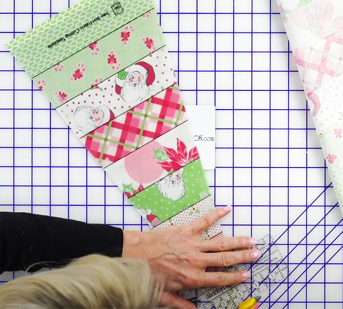 Use Shabby Fabrics Ruler To Make Tree Skirt - DIY Tree Skirt - DIY Holidays