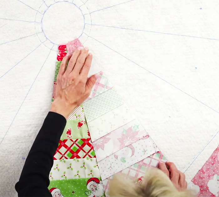 How To Make Tree Skirt - Easy Template Tutorials - DIY Quilting