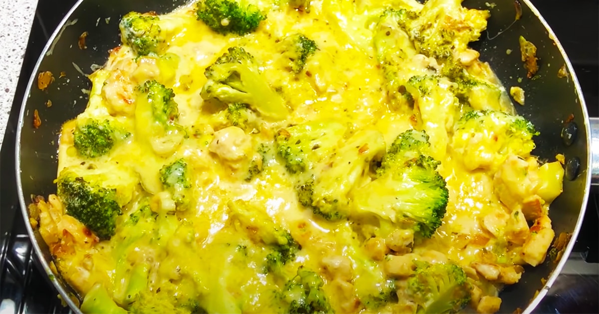 One-Pan Cheesy Chicken Broccoli Recipe | DIY Joy Projects and Crafts Ideas