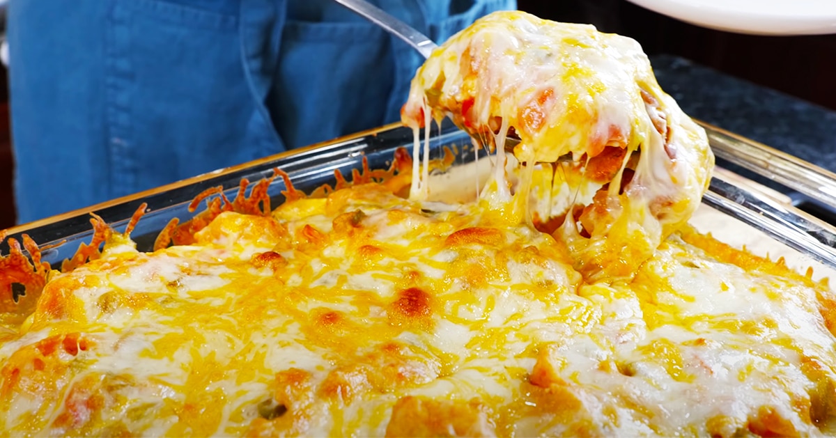 Oven-Baked Breakfast Casserole Recipe | DIY Joy Projects and Crafts Ideas