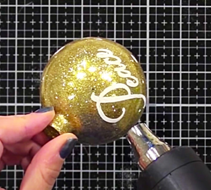 Glitter DIY Christmas Balls - DIY Christmas Decor - Dollar tree Christmas Ideas