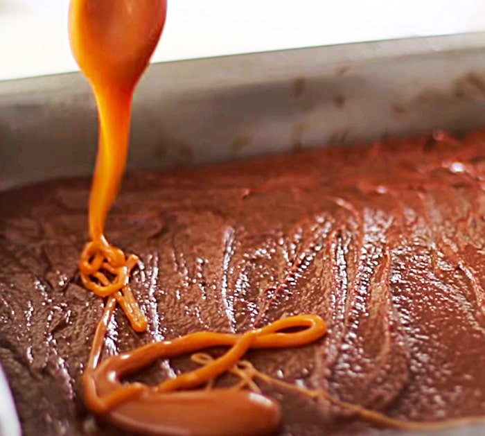Caramel Dessert Ideas - Chocolate Ideas - Easy Brownie Recipe