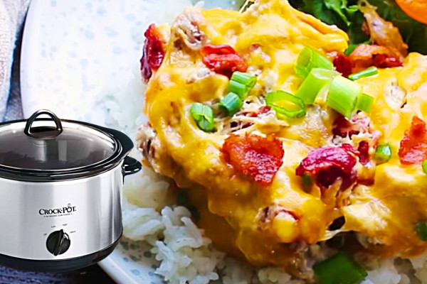 How To Make Crack Chicken In A Crockpot - Easy Crockpot Dinner - Chicken Ideas