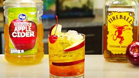 Fireball Apple Cider Cocktail Recipe | DIY Joy Projects and Crafts Ideas
