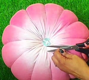 How To Make A Velvet Flower Cushion