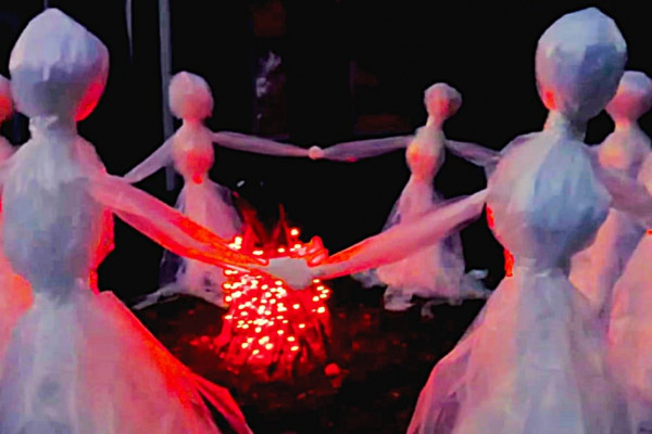 How To make Halloween Lawn Ghosts - DIY Halloween Decor - Halloween Yard Decor