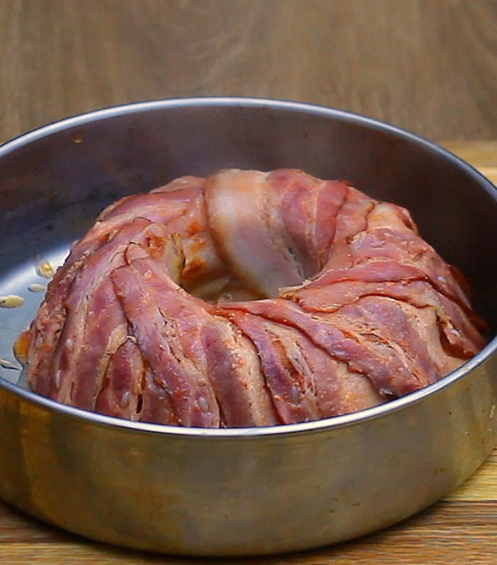 Ground Beef Recipes for Dinner - Bacon Wrapped Meatloaf Ring Recipe - Cool Ways to Serve Ground Meat