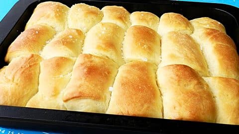 Parker House Rolls Recipe | DIY Joy Projects and Crafts Ideas
