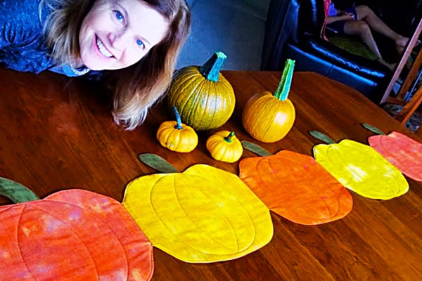 How To Sew A Pumpkin Table Runner - DIY Quilt Ideas - Quilted Table Runner