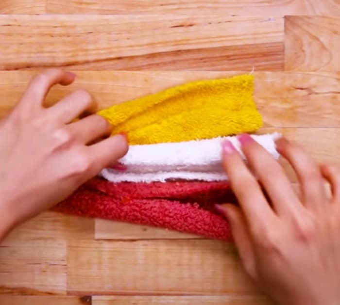 How To make A Towel Rug - Bathroom Decor - Handmade Rug Ideas
