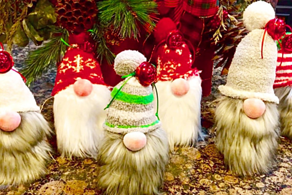How To Make A Christmas Gnome - DIY Christmas Decor - DIY Gnome Ideas