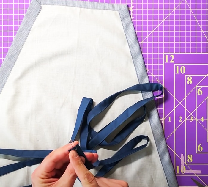 How To Make Adjustable Apron - 20-Minute Sewing Projects