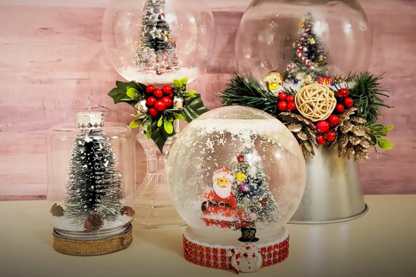 4 Dollar Tree DIY Christmas Snow Globes - DIY Snow Globes