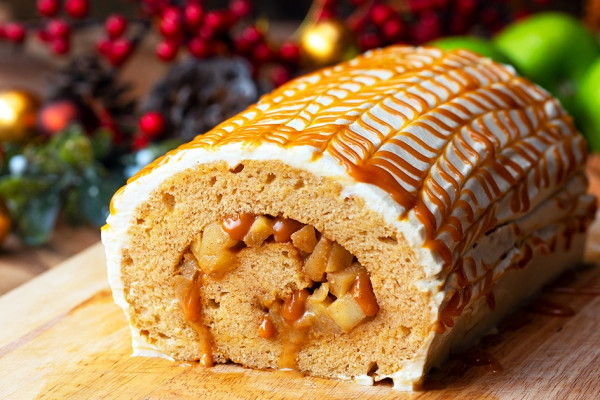 Caramel Apple Pie Roll Recipe - Apple Pie Recipes - Caramel Recipes