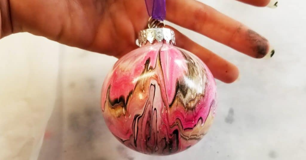 How To Make an Ornament - Acrylic Pour Ornament - DIY painting