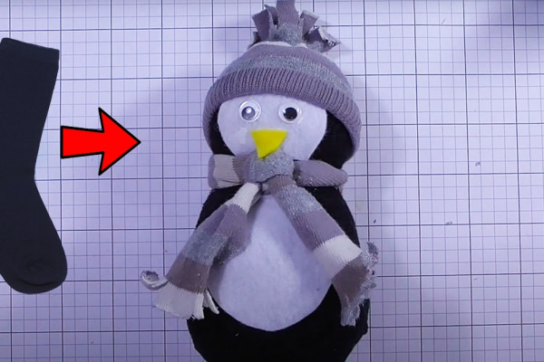 DIY Holiday Penguin - DIY Christmas Decor - DIY Christmas Gifts