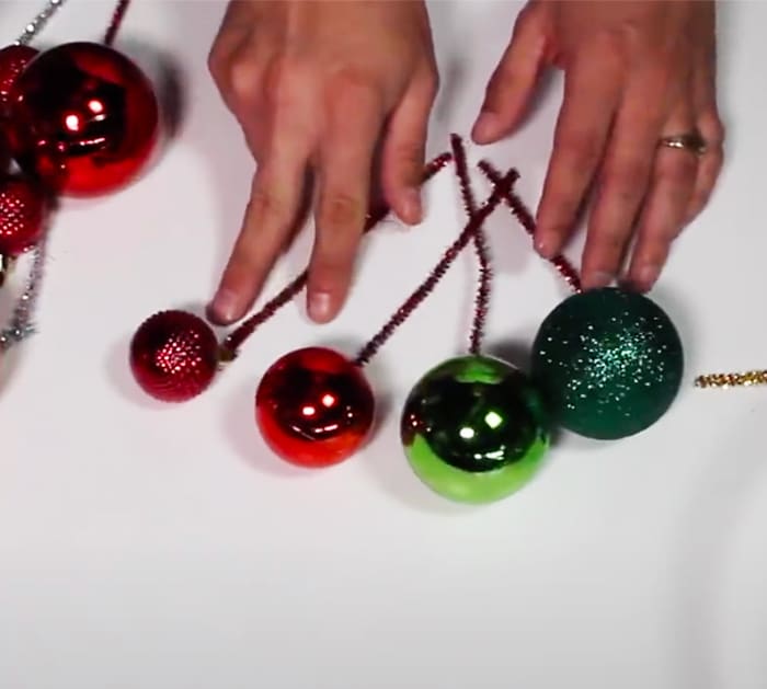 How To Make An Ornament Garland - Easy and Cheap Garlands