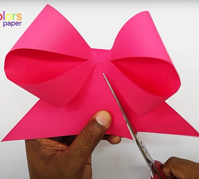 Use Construction paper to Make Christmas Wreath - Paper Wreath for Christmas Decorations Ideas