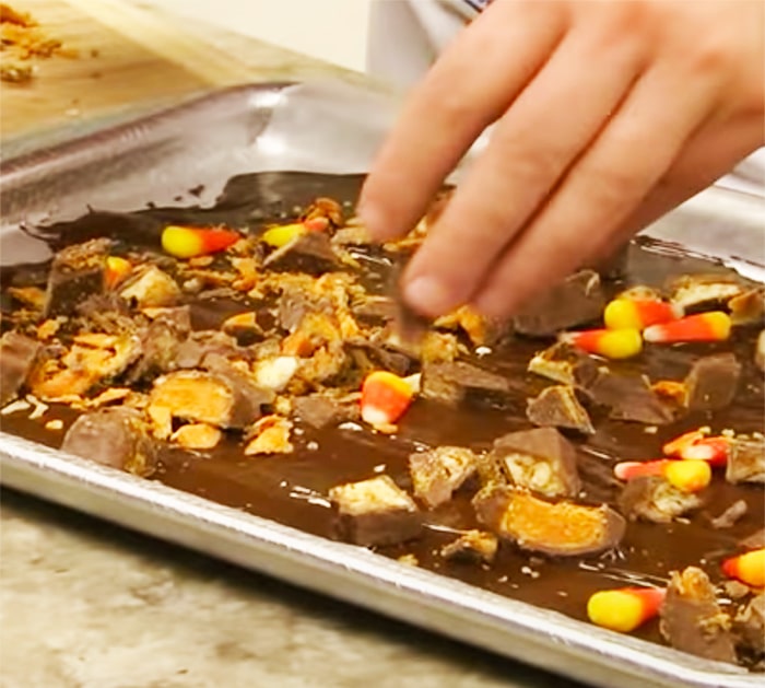How To Make Halloween Candy Bark - Chocolate Recipes - 3-Ingredient Recipes