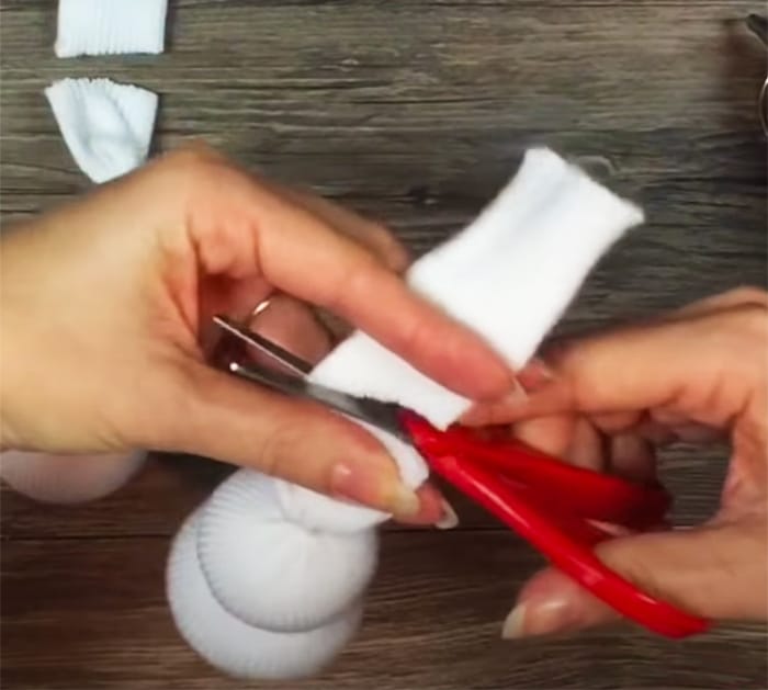 Use Socks To Make Snowman Ornament - DIY Christmas Decor