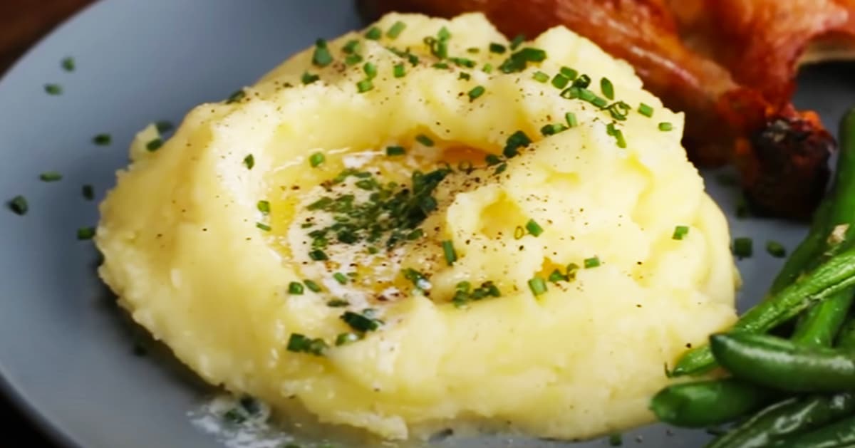 How To Make The Creamiest Mashed Potatoes | DIY Joy Projects and Crafts Ideas