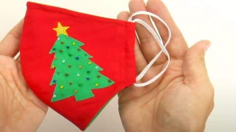 How to Sew a Christmas Face Mask (With Free Pattern) | DIY Joy Projects and Crafts Ideas