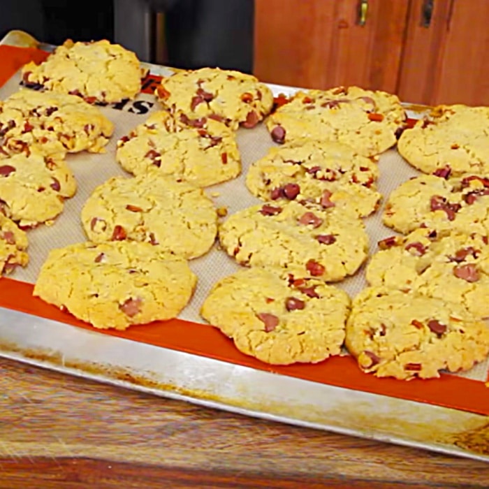 Neiman Marcus Cookies - High End Cookie Recipe - Easy Cookie Ideas