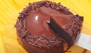 3-Ingredient No-Bake Chocolate Cake Recipe