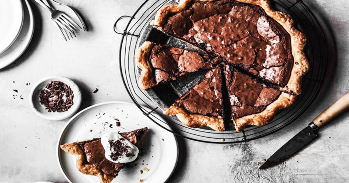 Old Fashioned Chocolate Chess Pie Recipe | DIY Joy Projects and Crafts Ideas