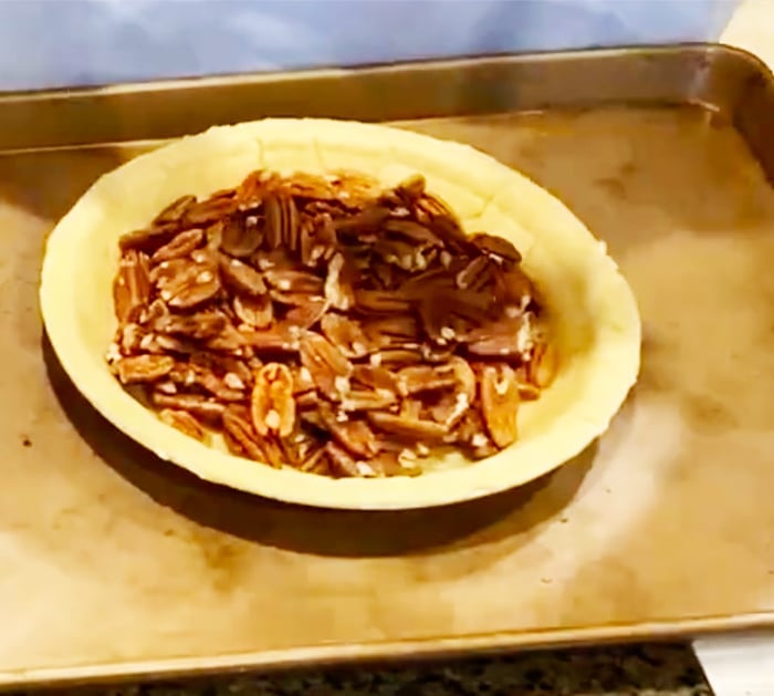 How To Make Pecan Pie - Easy Pecan Pie Recipes - Holiday Pie Recipes