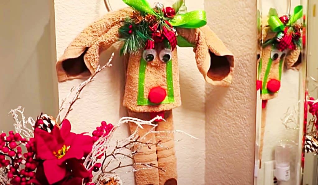 DIY Reindeer From A Towel - Dollar Tree DIY Decor - DIY Holiday Decor