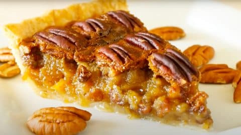 Southern Pecan Pie Recipe | DIY Joy Projects and Crafts Ideas