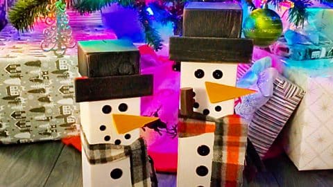 How To Make A Wood Post Snowman | DIY Joy Projects and Crafts Ideas