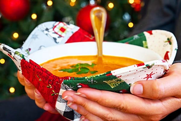 How To Make A Jelly Roll Bowl Cozy - Easy Quilting Ideas - Sewing Gift Ideas