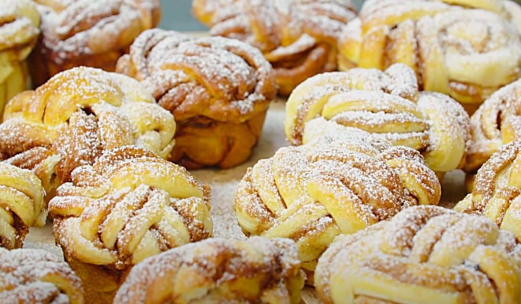 Homemade Cinnamon Buns Recipe - easy Cinnamon Rolls - Baking Ideas