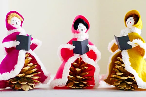 How To Make Pinecone Carolers - DIY Christmas Decor - Pinecone DIY