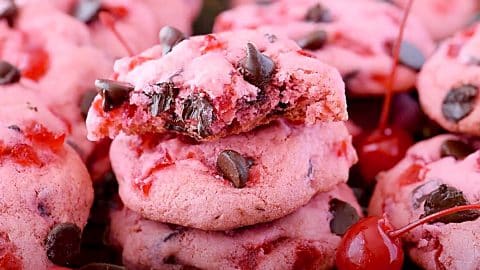 Maraschino Cherry Chocolate Chip Cookies Recipe | DIY Joy Projects and Crafts Ideas