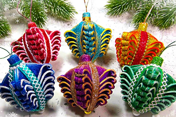 How To make A Glitter Foam Ornament - DIY Christmas Ideas - Christmas Tree Ideas