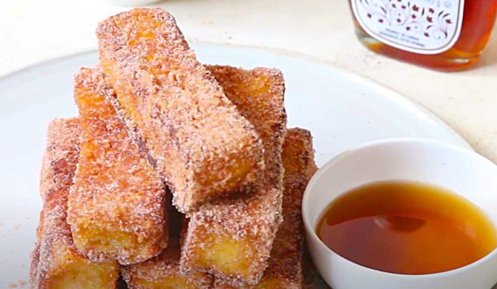French Toast Sticks Recipe - Snack Ideas - Easy Breakfast Ideas