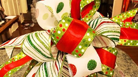How To Make a Funky Christmas Bow | DIY Joy Projects and Crafts Ideas