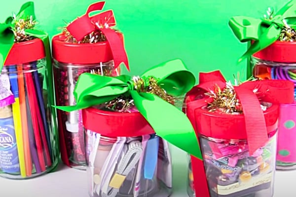 How To Make Gift Jars - DIY Gift Jar Ideas - Christmas Gift Ideas
