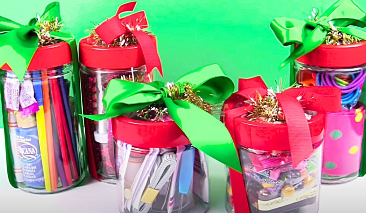 Last Minute Dollar Tree Gift Baskets // Under $5 