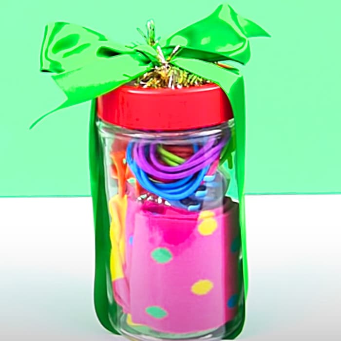 How To Make Gift Jars - DIY Gift Jar Ideas - Christmas Gift Ideas