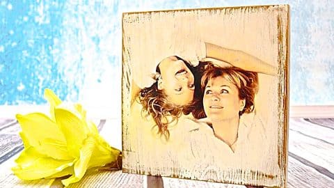 How To Make a Photo Transfer On Wood | DIY Joy Projects and Crafts Ideas
