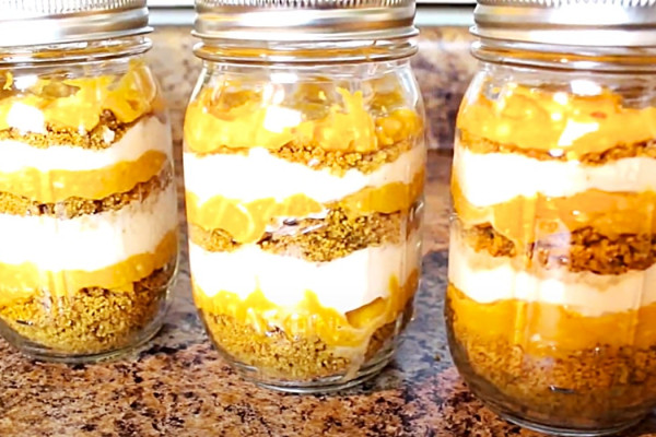 Mason Jar Pumpkin Pie Recipe - Mason Jar Gift Idea - Pumpkin Pie Recipe
