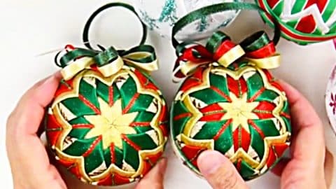 How To Make Ribbon Christmas Ornaments | DIY Joy Projects and Crafts Ideas
