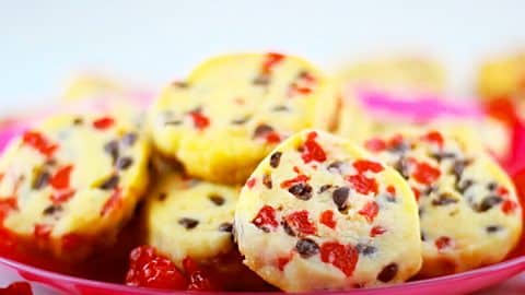 Maraschino Shortbread Chocolate Chip Cookie Recipe | DIY Joy Projects and Crafts Ideas