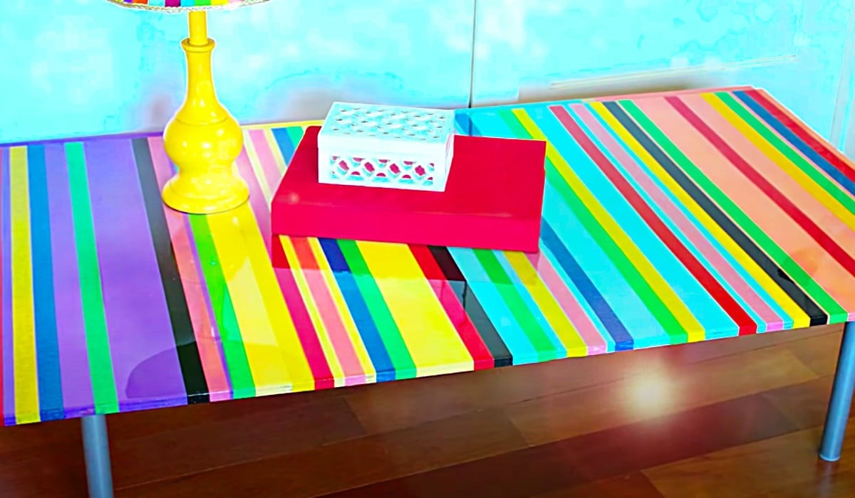 DIY Striped Coffee Table | DIY Joy Projects and Crafts Ideas