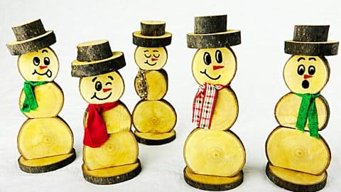 How To Make A Wood Slice Snowman | DIY Joy Projects and Crafts Ideas